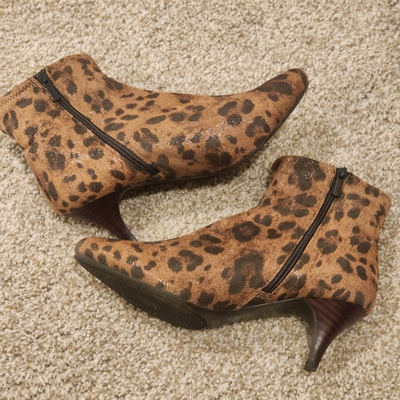 Animal print booties - Picture 1 of 12
